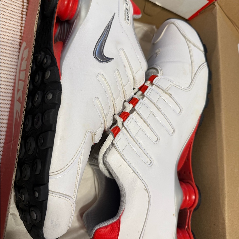 Nike Men's White and Red original Shox Sneakers - Picture 4 of 4